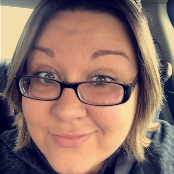 Meet your Posher, Amanda - Picture 1 of 1